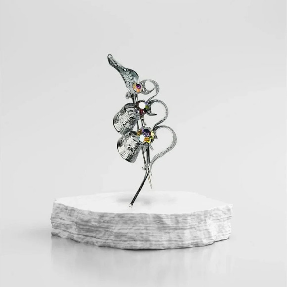 Curled Leaf Brooch Silver Tone with AB Stones - Picture 2 of 7